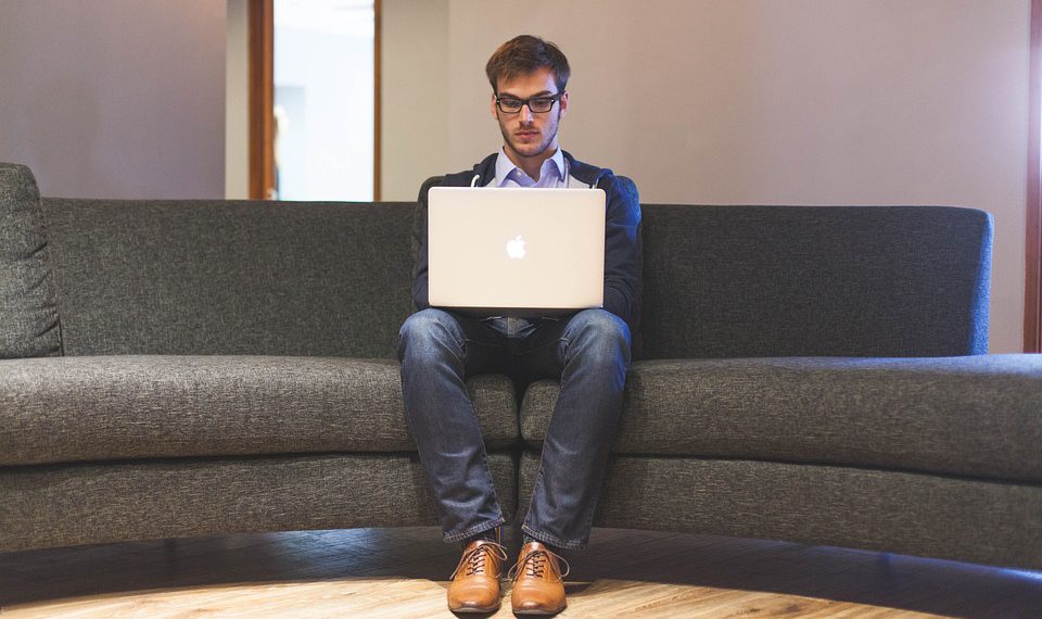 ההשפעה של מחשבים מודרניים על הקטנות והעסקים הגדולים