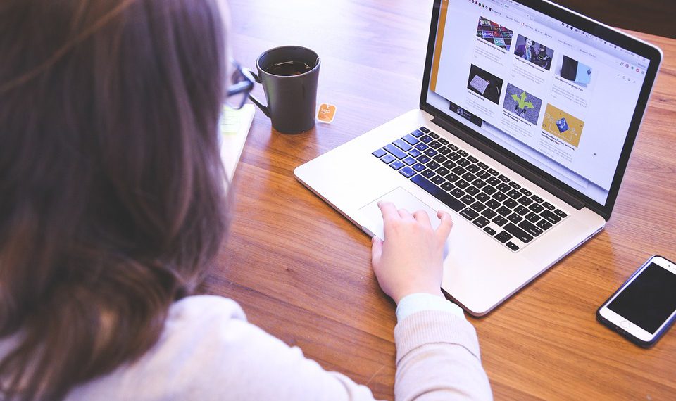 מחשבים לעסקים קטנים: פתרונות טכנולוגיים יעילים בתקציב