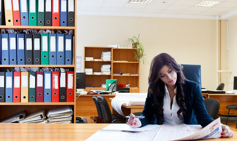 מחשבים ניידים לעומת מחשבים שולחניים: מהן האפשרויות הטובות ביותר עבור העסק שלך?