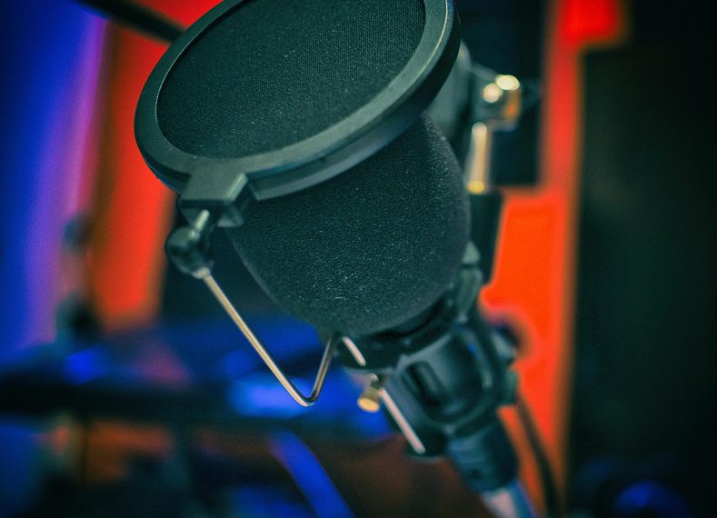 מה צריך לדעת לפני שבוחרים ספק אירוח אתרים? מדריך למתחילים