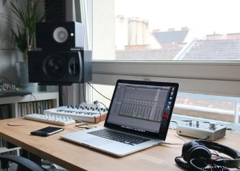 הרם את הקריירה שלך: מדריך לפיתוח מקצועי במקום העבודה