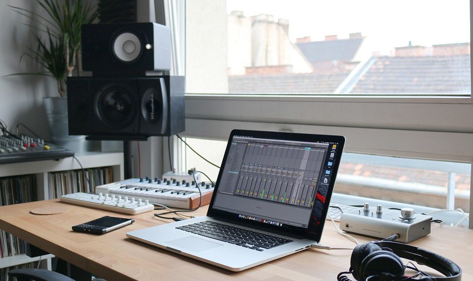 הרם את הקריירה שלך: מדריך לפיתוח מקצועי במקום העבודה