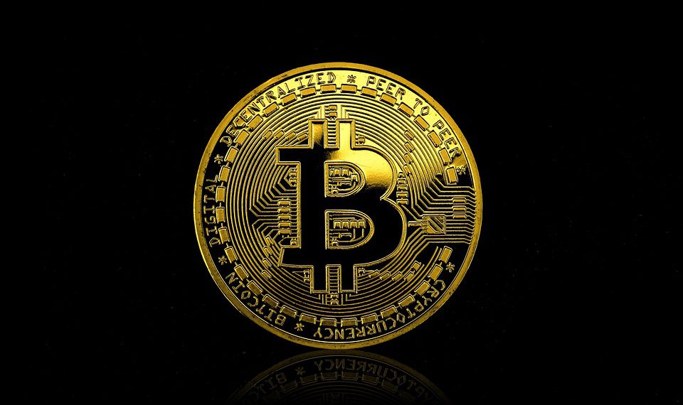 VPS לעומת אחסון ענן: הבנת ביצועים, אבטחה ומדרגיות