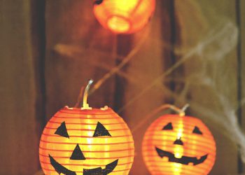 אנשים מדברים: מהו המינימום שאתה צריך מאחסון אתרים זול?